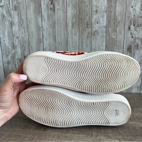 Johnny Was White Floral Embroidered Low Top Sneakers Cottage Womens 6-6.5 - Picture 6 of 6